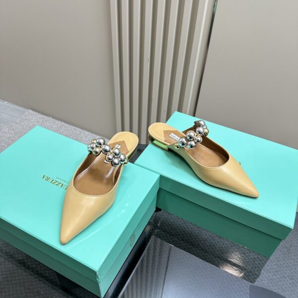 Flat Mules With Pearl
