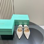 Flat Mules With Pearl