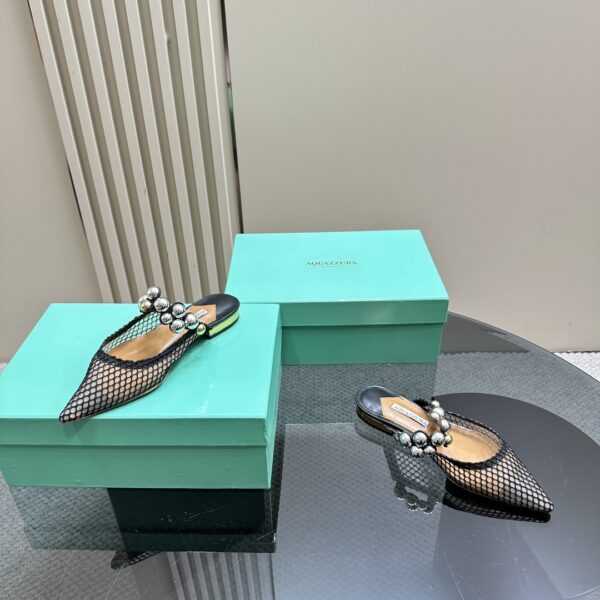 Flat Mules With Pearl