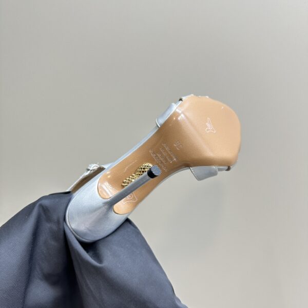Love Me Sandal 100