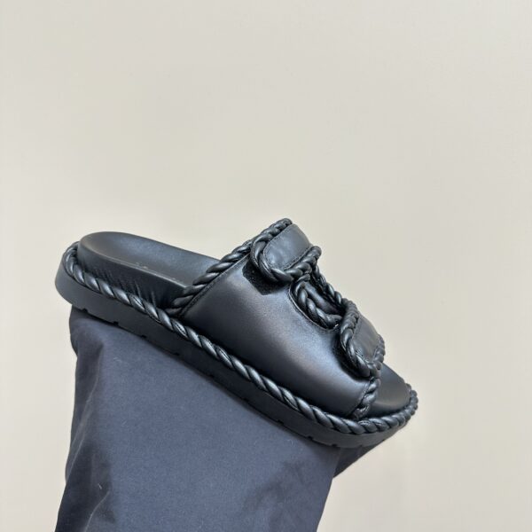 Jack Flat Mule