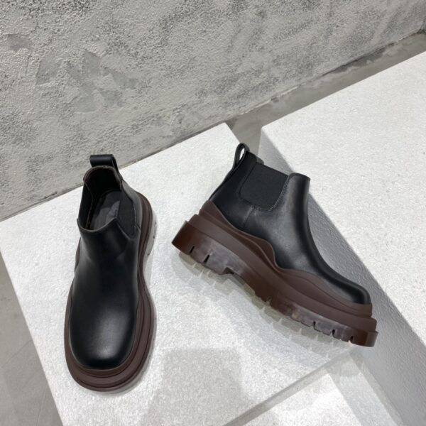 Tire Ankle Chelsea Boot