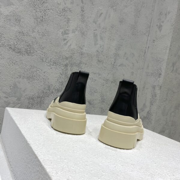 Tire Ankle Chelsea Boot
