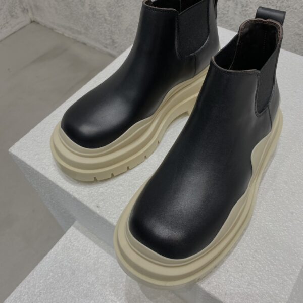 Tire Ankle Chelsea Boot