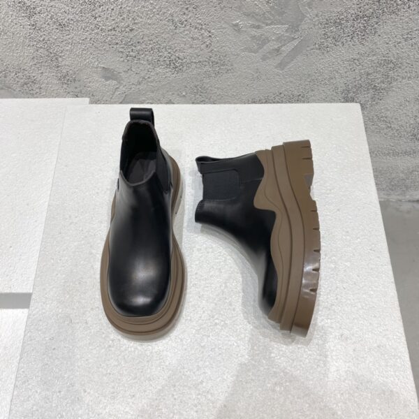 Tire Ankle Chelsea Boot