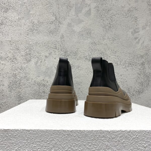 Tire Ankle Chelsea Boot