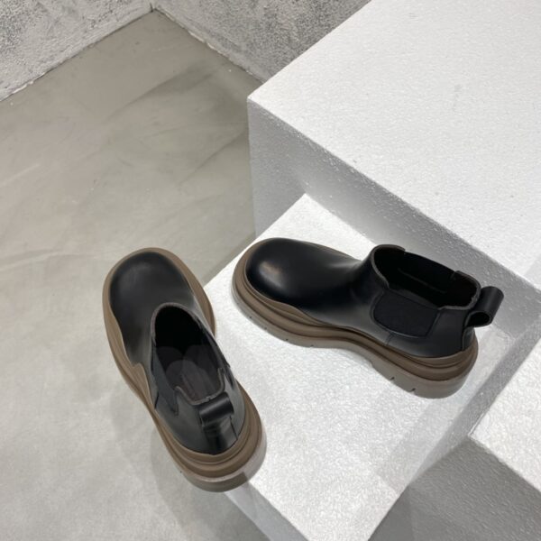 Tire Ankle Chelsea Boot