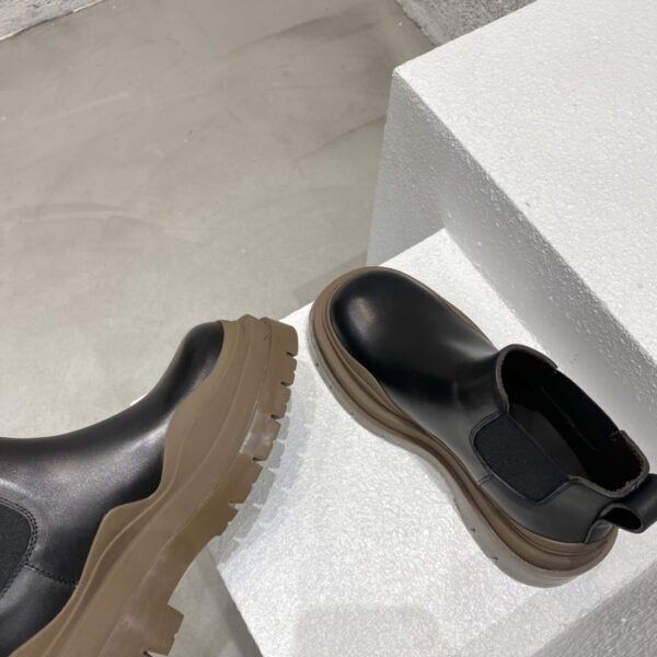 Tire Ankle Chelsea Boot