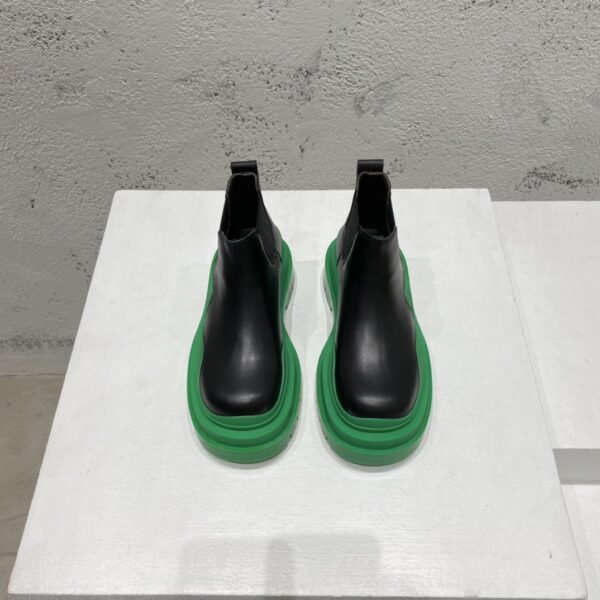 Tire Ankle Chelsea Boot