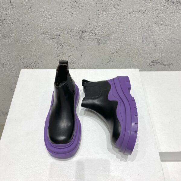 Tire Ankle Chelsea Boot