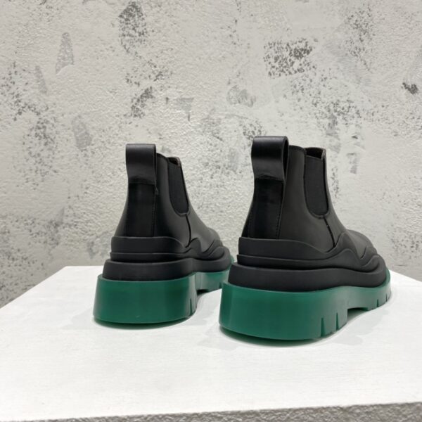 Tire Ankle Chelsea Boot