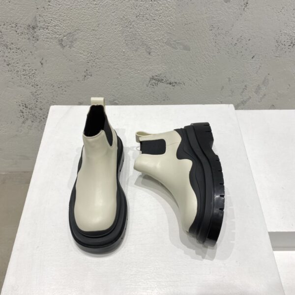 Tire Ankle Chelsea Boot