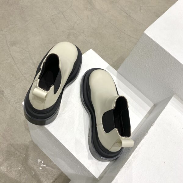 Tire Ankle Chelsea Boot
