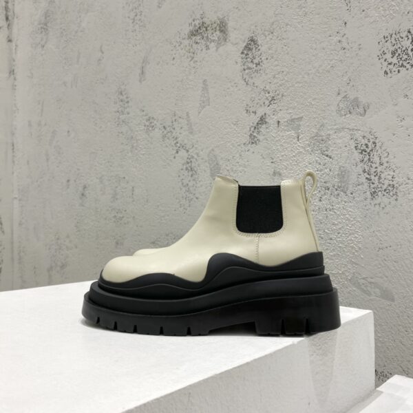 Tire Ankle Chelsea Boot