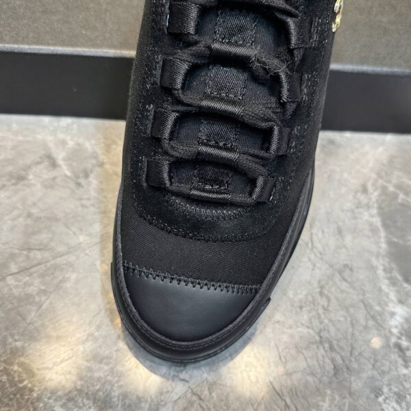 Chanel Sneaker