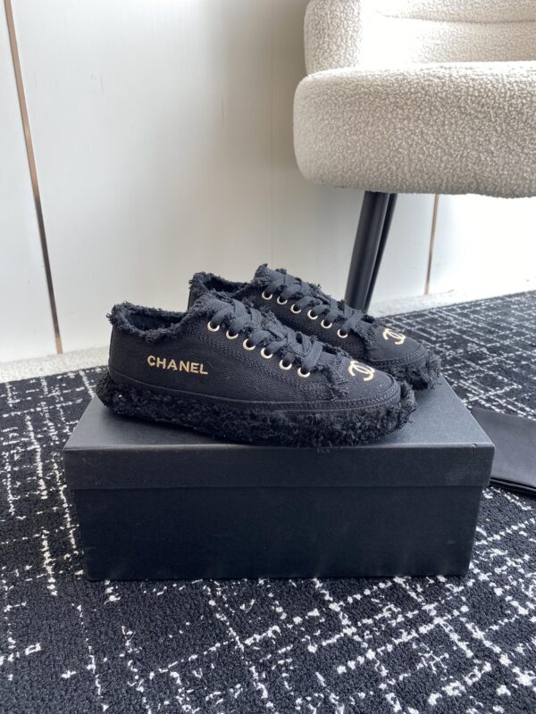 Embroidered Canvas Shoes