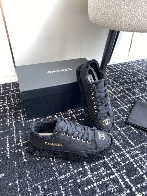 Embroidered Canvas Shoes