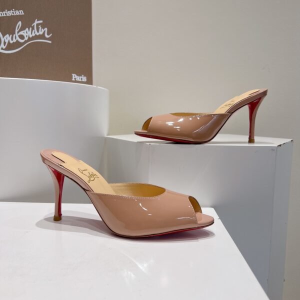 Christian Louboutin - Me Dolly