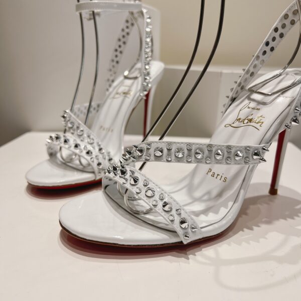 Tatooshka Spikes