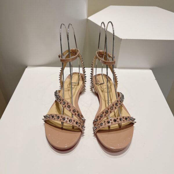Tatooshka Spikes