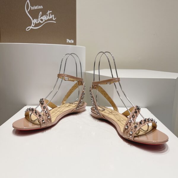 Tatooshka Spikes