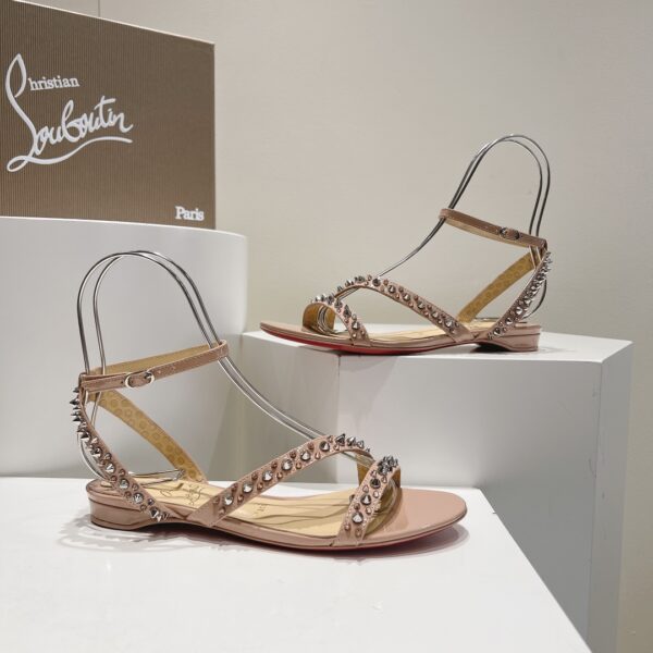 Tatooshka Spikes