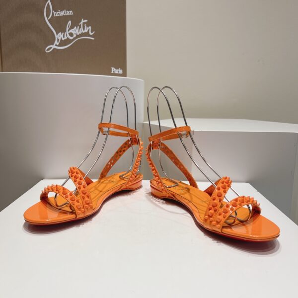 Tatooshka Spikes