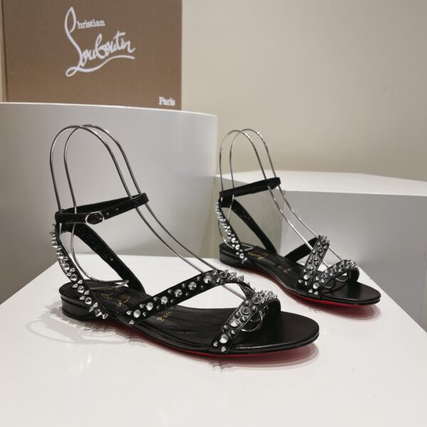 Tatooshka Spikes