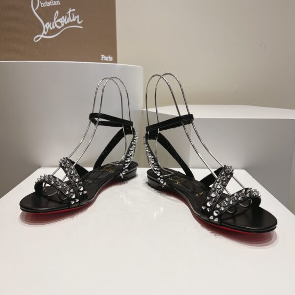 Tatooshka Spikes