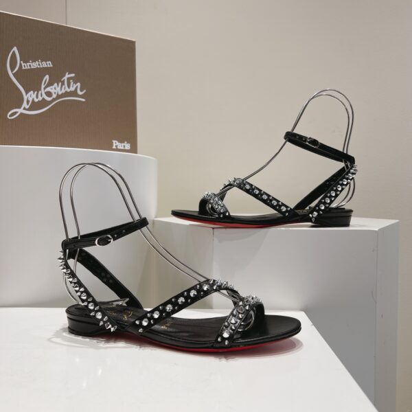 Tatooshka Spikes