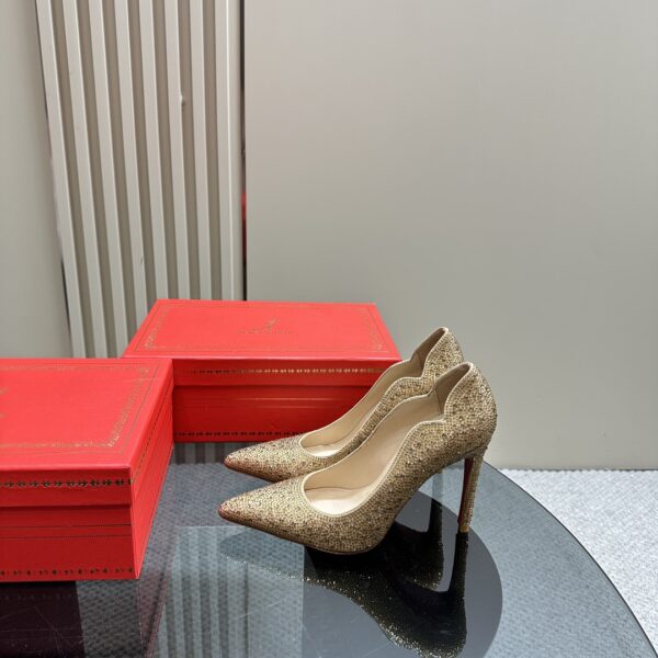 Christian Louboutin - Hot Chick