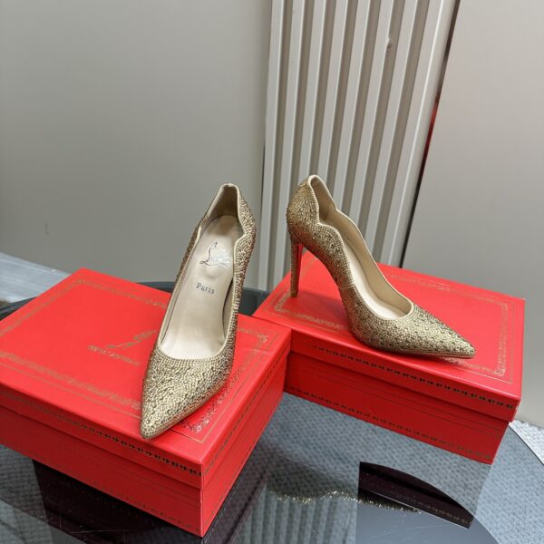 Christian Louboutin - Hot Chick