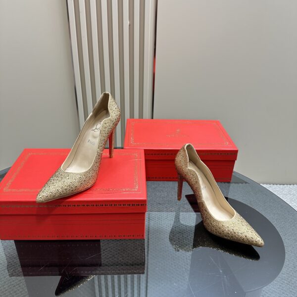 Christian Louboutin - Hot Chick