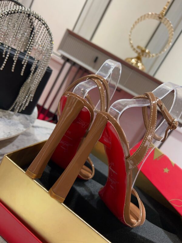 Christian Louboutin - Loubigirl