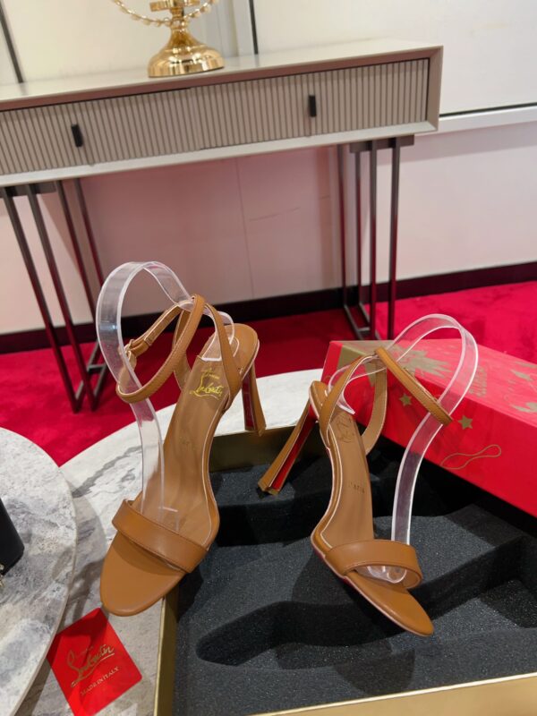 Christian Louboutin - Loubigirl