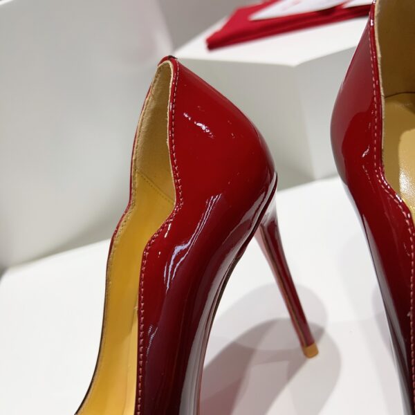 Christian Louboutin - Hot Chick