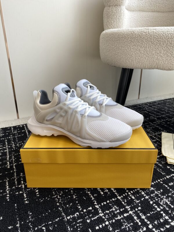 Fendi Tag Sneakers