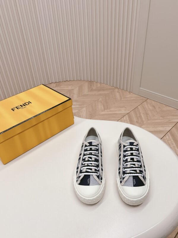 Fendi Domino