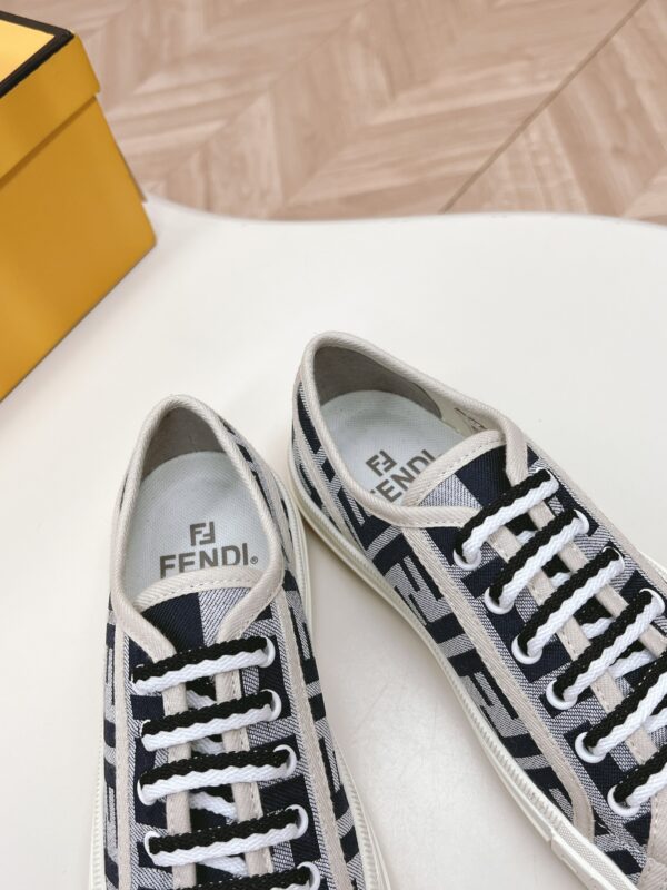 Fendi Domino