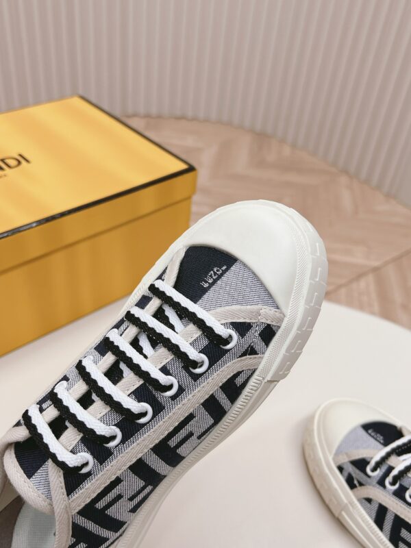 Fendi Domino
