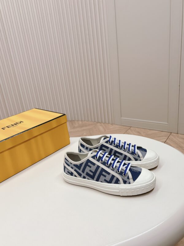 Fendi Domino