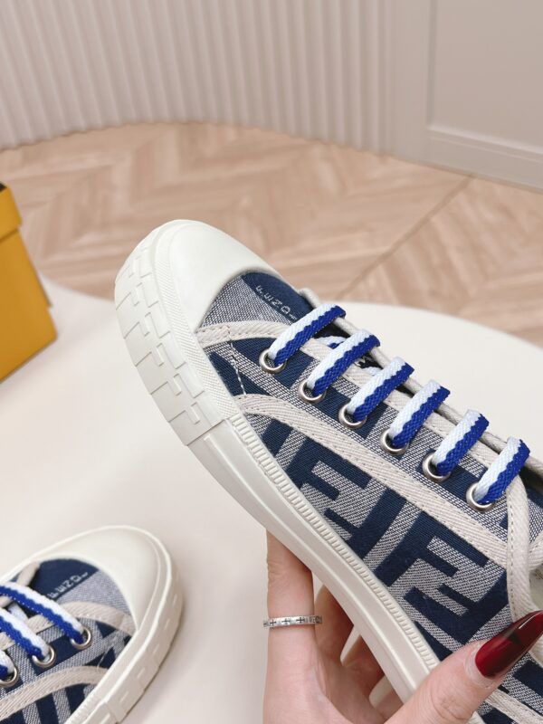 Fendi Domino