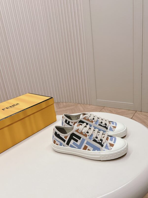 Fendi Domino