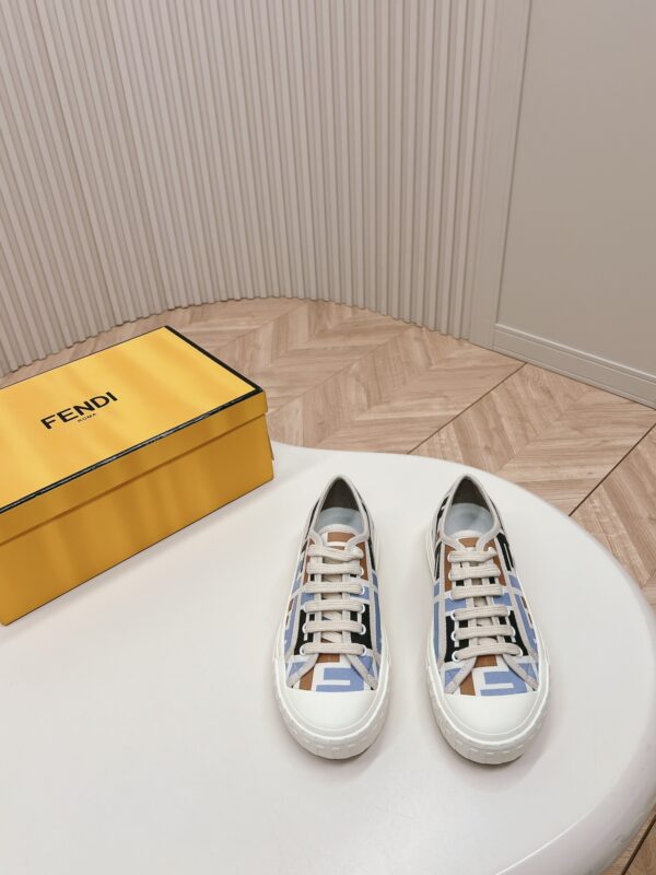 Fendi Domino
