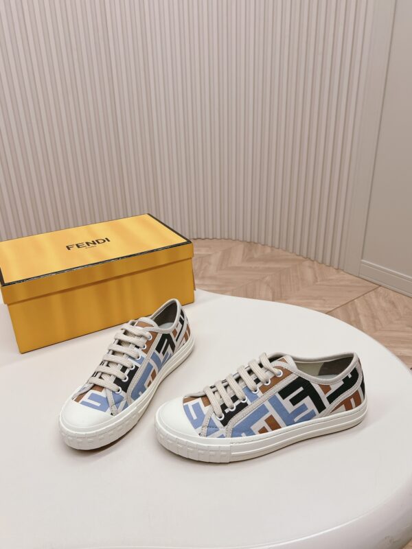 Fendi Domino