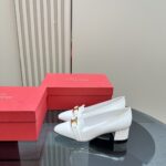Ferragamo - Pump with Gancini Ornament