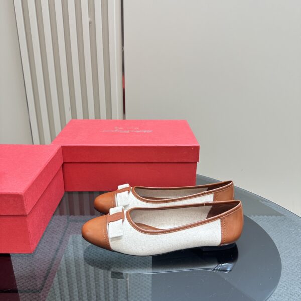 Ferragamo - Varina Ballet Flat