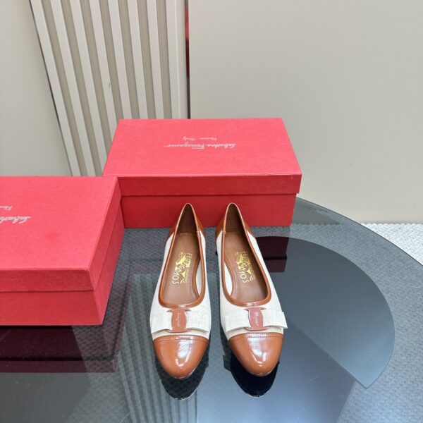 Ferragamo - Varina Ballet Flat
