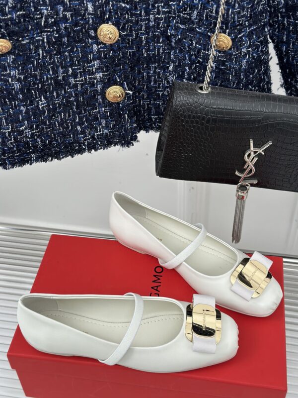 Ferragamo - New Vara Plate Ballet Flat
