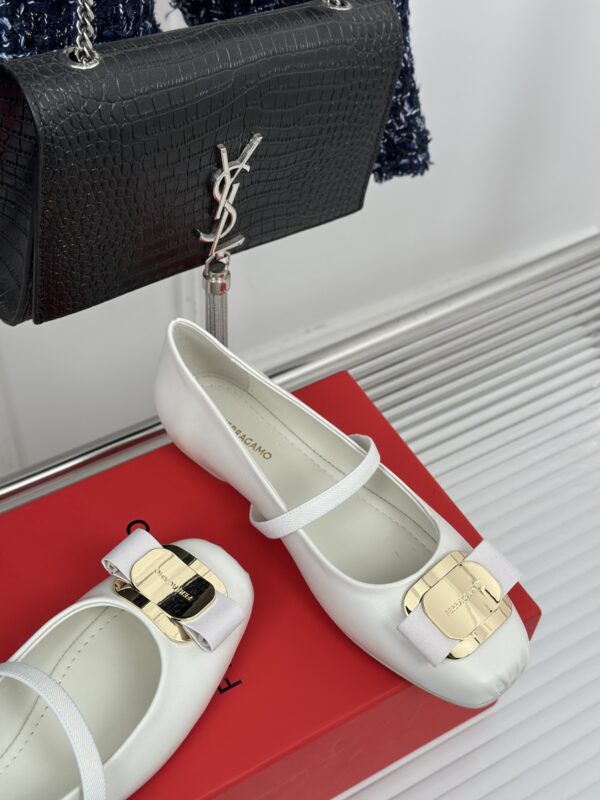 Ferragamo - New Vara Plate Ballet Flat